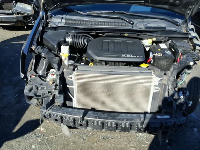 2A4RR5DG6BR688106 - 2011 CHRYSLER TOWN & COU GRAY photo 7