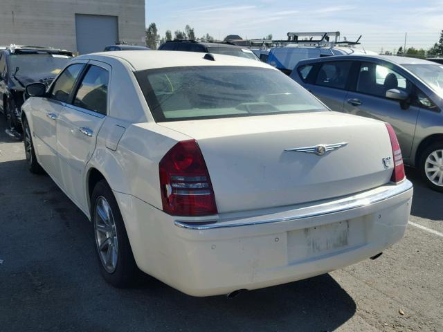 2C3LA63H16H138489 - 2006 CHRYSLER 300C WHITE photo 3