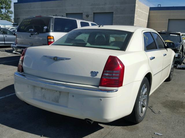 2C3LA63H16H138489 - 2006 CHRYSLER 300C WHITE photo 4