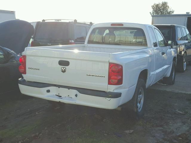 1D7RE2BK2BS666874 - 2011 DODGE DAKOTA ST WHITE photo 4