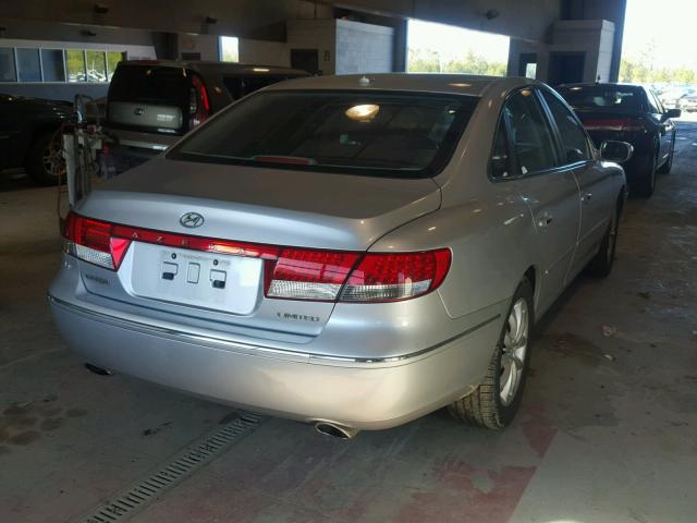 KMHFC46F18A317095 - 2008 HYUNDAI AZERA SE SILVER photo 4