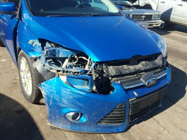 1FAHP3F2XCL239279 - 2012 FORD FOCUS SE BLUE photo 9