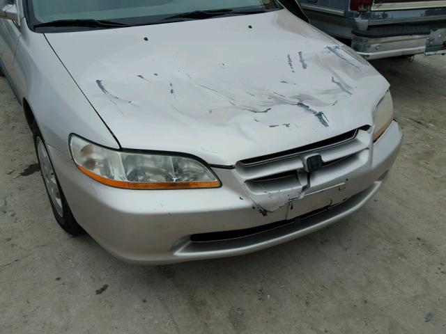 1HGCG5648XA164084 - 1999 HONDA ACCORD LX SILVER photo 9