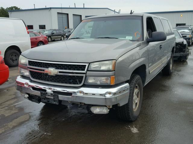 1GCEK19T36Z182218 - 2006 CHEVROLET SILVERADO SILVER photo 2