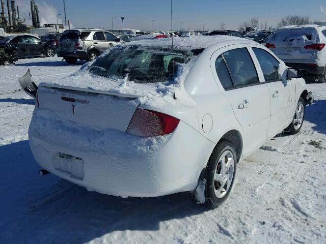 1G2AL55F687314961 - 2008 PONTIAC G5 SE WHITE photo 4