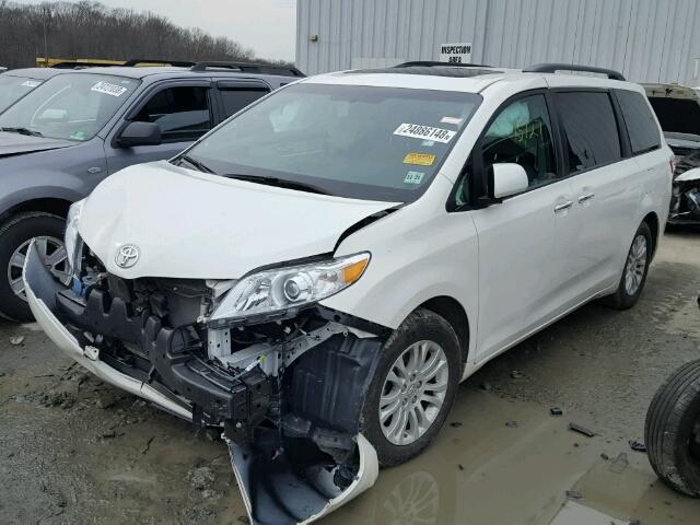 5TDYZ3DC6HS795062 - 2017 TOYOTA SIENNA XLE WHITE photo 2