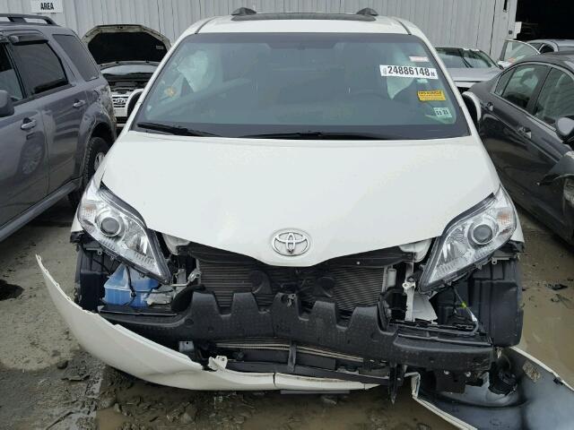 5TDYZ3DC6HS795062 - 2017 TOYOTA SIENNA XLE WHITE photo 9