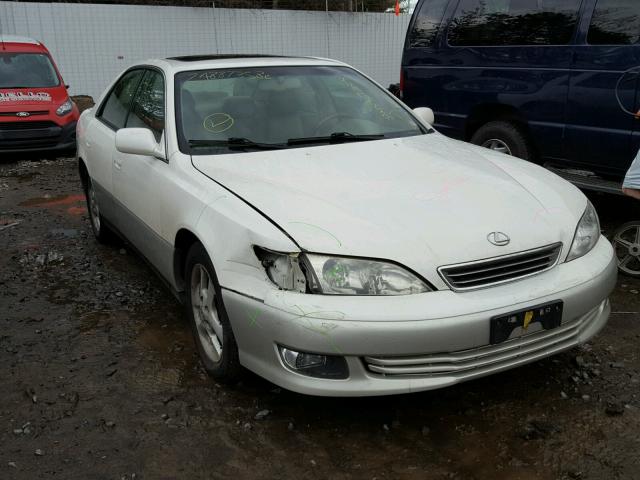 JT8BF28G415107768 - 2001 LEXUS ES 300 WHITE photo 1