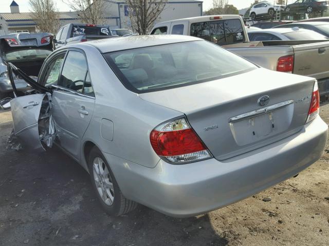 4T1BE30K85U953189 - 2005 TOYOTA CAMRY LE SILVER photo 3