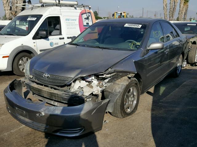 4T1BF32K83U563751 - 2003 TOYOTA CAMRY LE GRAY photo 2