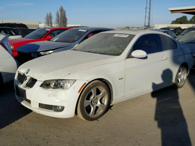 WBAWV13538P118701 - 2008 BMW 328 I SULE WHITE photo 2