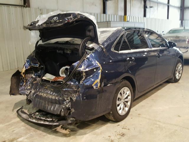 4T4BF1FK5FR467343 - 2015 TOYOTA CAMRY LE BLUE photo 4