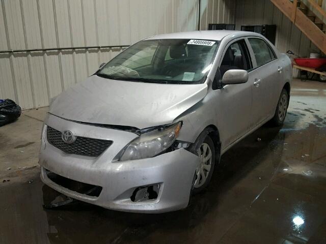 2T1BU40E49C032744 - 2009 TOYOTA COROLLA BA SILVER photo 2