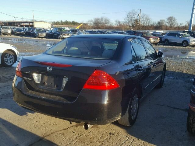 1HGCM56477A135071 - 2007 HONDA ACCORD LX BLACK photo 4