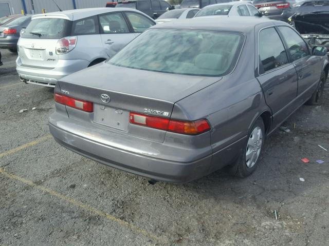 4T1BG22KXXU877818 - 1999 TOYOTA CAMRY CE GRAY photo 4