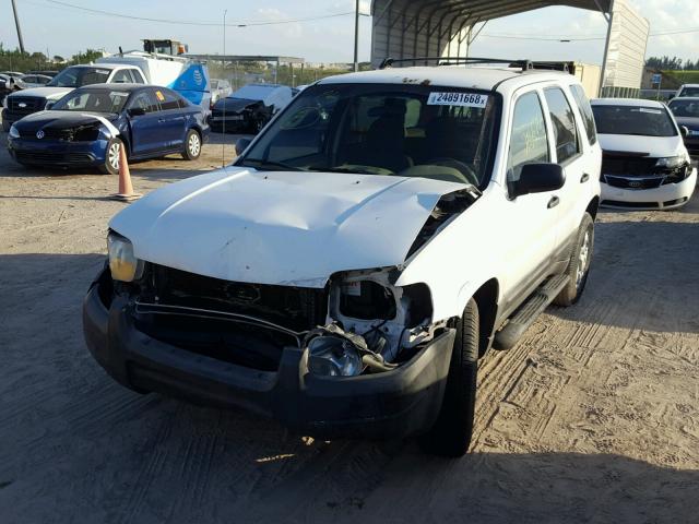 1FMYU03163KA69209 - 2003 FORD ESCAPE XLT WHITE photo 2