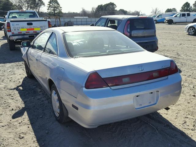 1HGCG324X2A001469 - 2002 HONDA ACCORD LX SILVER photo 3