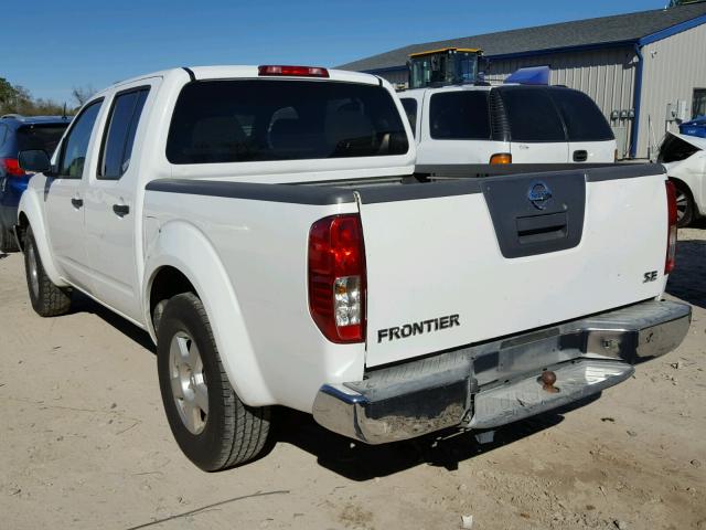 1N6AD07U08C419880 - 2008 NISSAN FRONTIER C WHITE photo 3