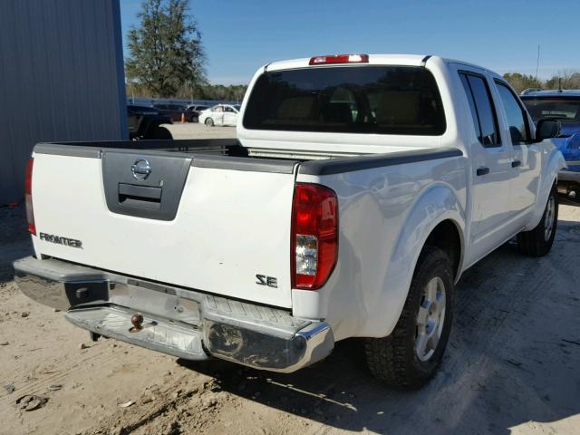 1N6AD07U08C419880 - 2008 NISSAN FRONTIER C WHITE photo 4