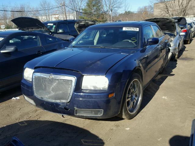 2C3JA43R95H642338 - 2005 CHRYSLER 300 BLUE photo 2