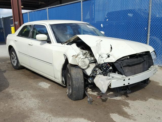 2C3KA53G66H434783 - 2006 CHRYSLER 300 TOURIN WHITE photo 1