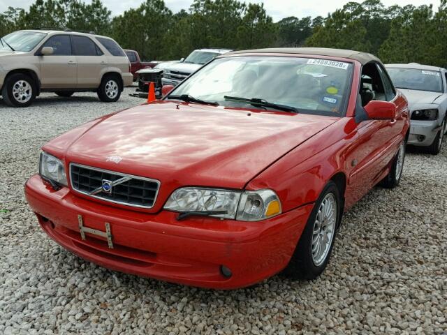 YV1NC63D24J044574 - 2004 VOLVO C70 LPT RED photo 2