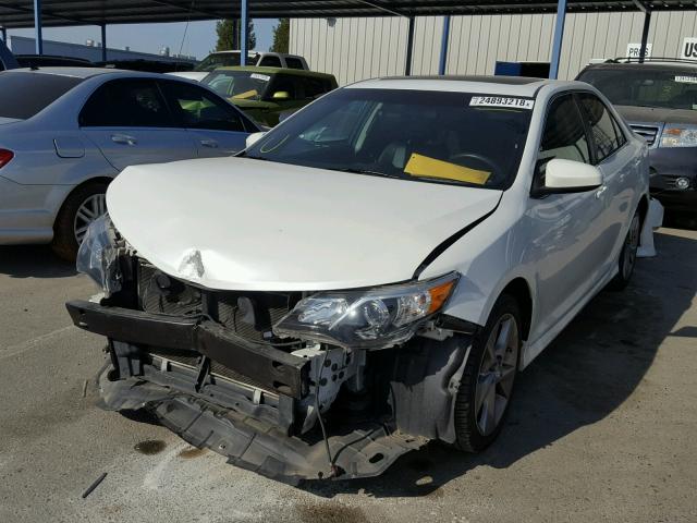 4T1BF1FK2CU617916 - 2012 TOYOTA CAMRY BASE WHITE photo 2