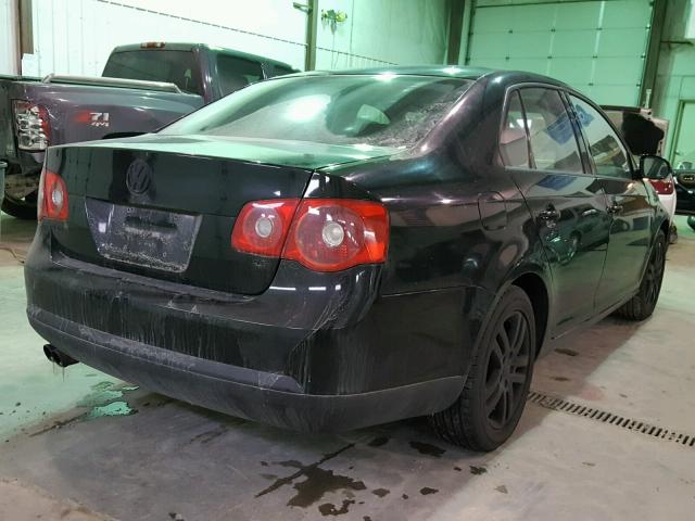 3VWSF71K05M633521 - 2005 VOLKSWAGEN NEW JETTA BLACK photo 4