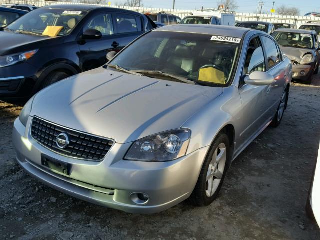 1N4BL11D05N400230 - 2005 NISSAN ALTIMA SE SILVER photo 2