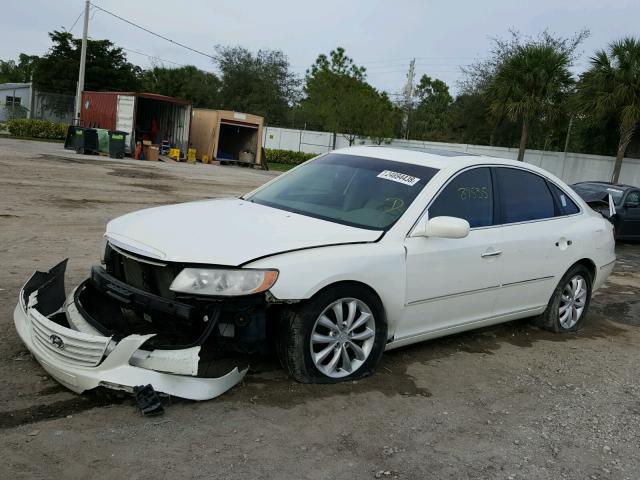 KMHFC46F36A113122 - 2006 HYUNDAI AZERA SE WHITE photo 2