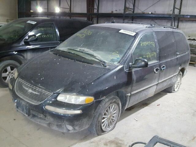 1C4GP64L5YB679796 - 2000 CHRYSLER TOWN & COU GRAY photo 2