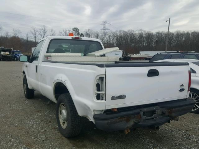 1FTNF20565EA85240 - 2005 FORD F250 SUPER WHITE photo 3