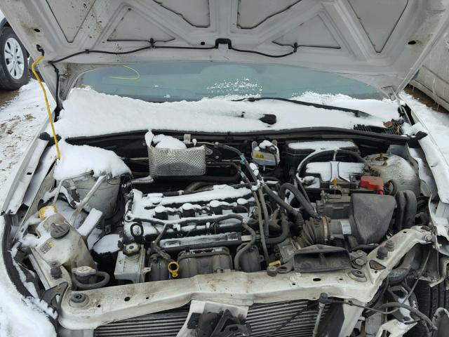 1FAHP3FN0BW115819 - 2011 FORD FOCUS SE WHITE photo 7