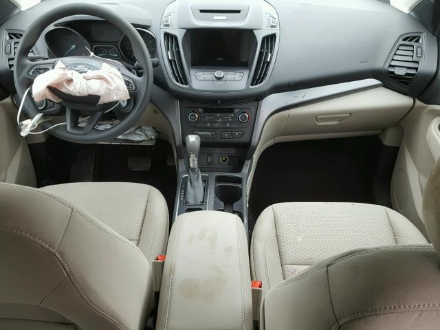 1FMCU0GD6HUE13566 - 2017 FORD ESCAPE SE BEIGE photo 9