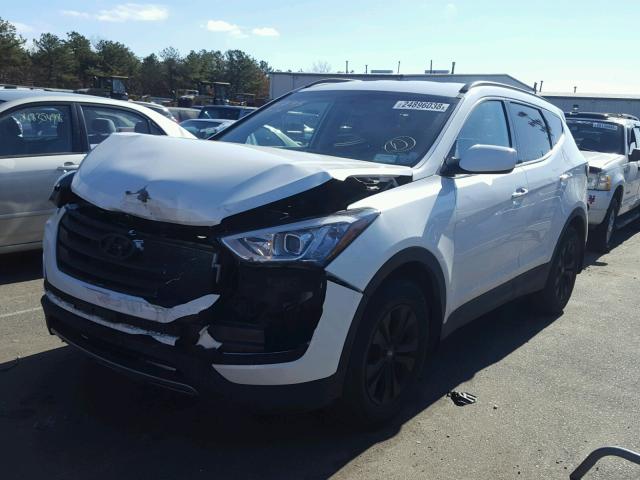 5XYZUDLB8GG314242 - 2016 HYUNDAI SANTA FE S WHITE photo 2