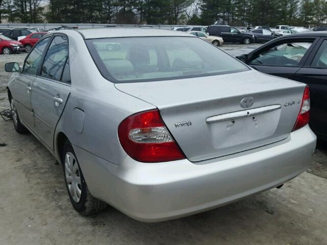 JTDBE32K840269587 - 2004 TOYOTA CAMRY LE SILVER photo 3