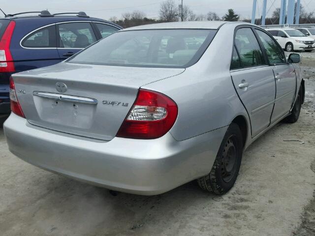 JTDBE32K840269587 - 2004 TOYOTA CAMRY LE SILVER photo 4