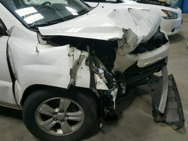 KNDJF724X97562486 - 2009 KIA SPORTAGE L WHITE photo 9