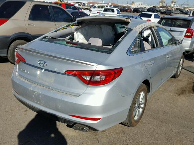 5NPE24AF9HH575738 - 2017 HYUNDAI SONATA SE SILVER photo 4