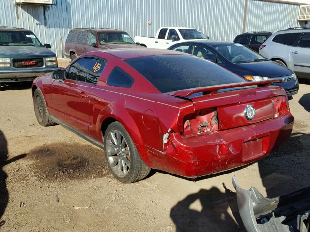 1ZVFT80N755249589 - 2005 FORD MUSTANG RED photo 3