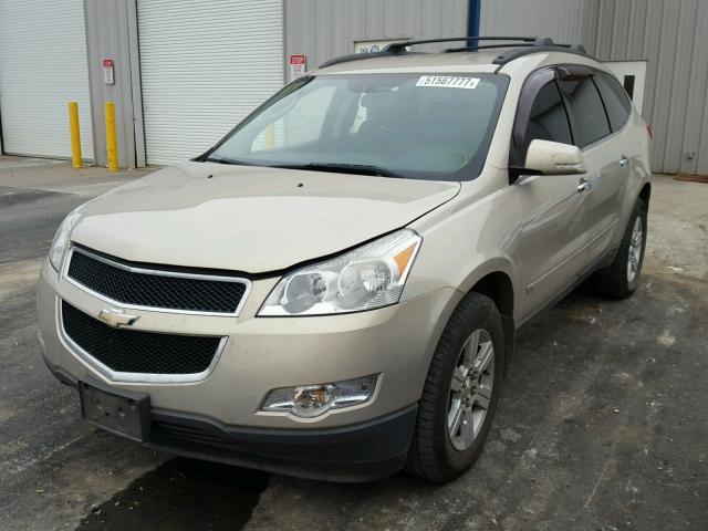 1GNLVFED0AS135036 - 2010 CHEVROLET TRAVERSE L SILVER photo 2