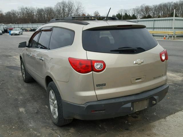 1GNLVFED0AS135036 - 2010 CHEVROLET TRAVERSE L SILVER photo 3