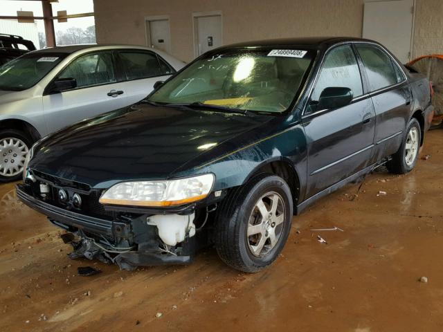 1HGCG6696YA097715 - 2000 HONDA ACCORD SE GREEN photo 2