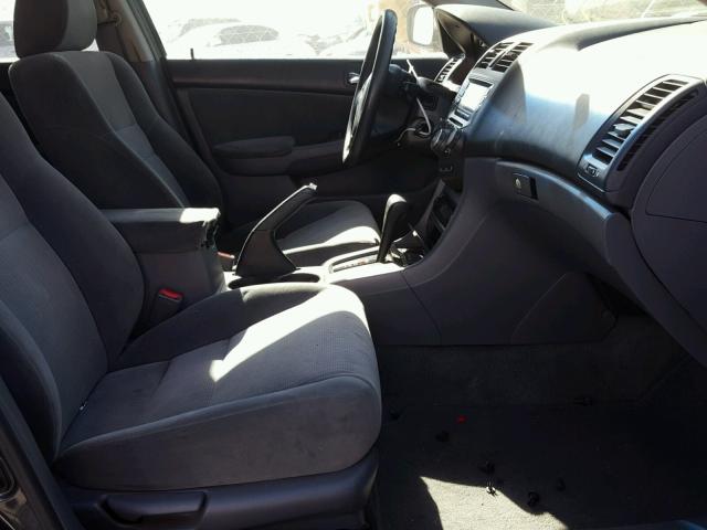 1HGCM56435A192364 - 2005 HONDA ACCORD LX GRAY photo 5