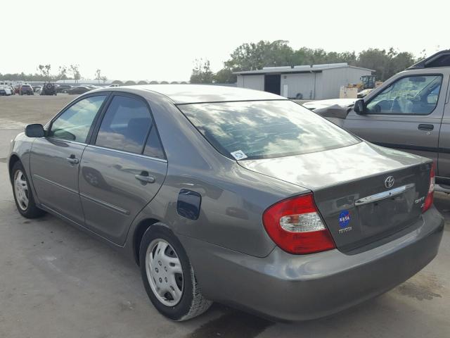4T1BE32K72U603920 - 2002 TOYOTA CAMRY LE GRAY photo 3