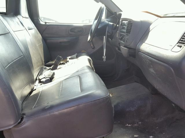 2FTPF17Z03CA90528 - 2003 FORD F150 SILVER photo 5