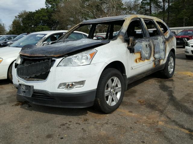 1GNLRFED0AS115633 - 2010 CHEVROLET TRAVERSE L WHITE photo 2