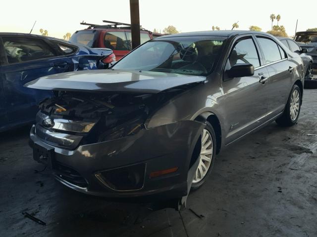 3FADP0L39CR292423 - 2012 FORD FUSION HYB CHARCOAL photo 2