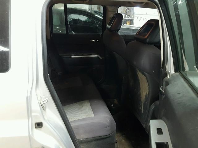 1J8FF28W98D714414 - 2008 JEEP PATRIOT SP SILVER photo 6