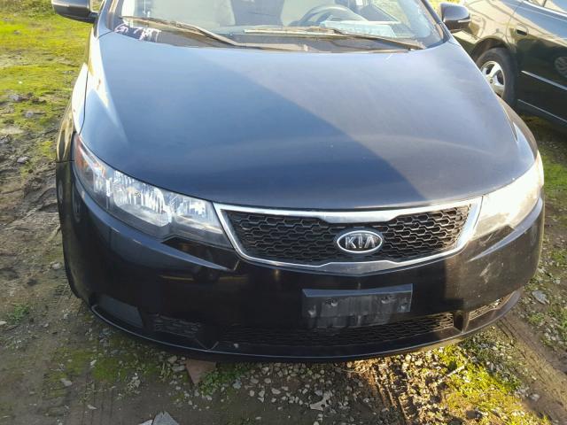 KNAFU4A22B5455943 - 2011 KIA FORTE EX BLACK photo 9